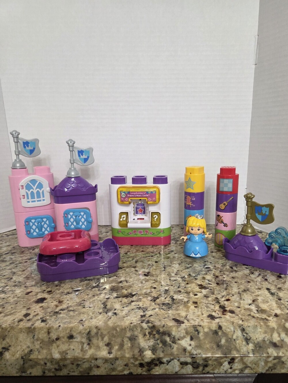 LeapFrog Leap Builders Shapes & Music Princess Castle Blocks Educational Set